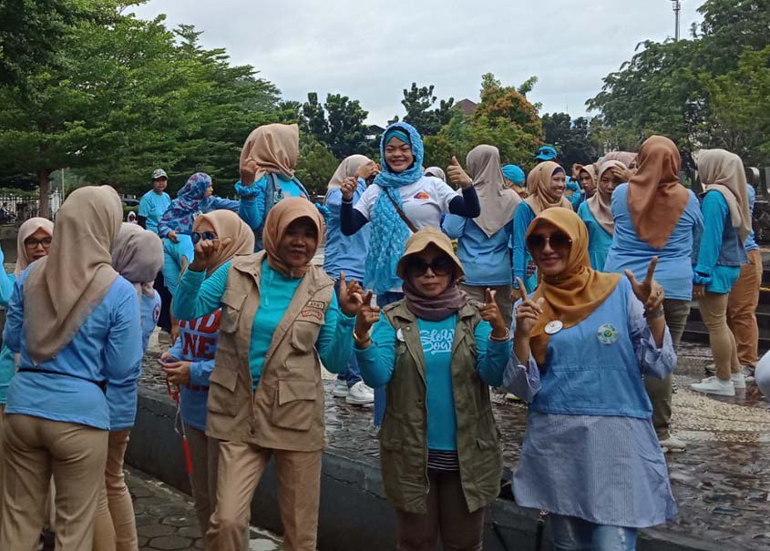 ayupulonas's tweet photo. Saya sih paling anti pakai warna BIRU
#RabuBiruSandi
@KabirSogir @Putra_PRP https://t.co/q2O27egelI