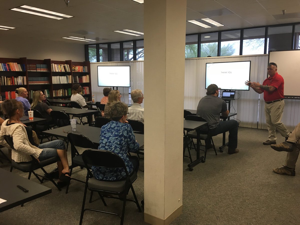 RoadshowTpd's tweet photo. Outstanding turnout tonight ⁦@SALETC_LE⁩ with our first ⁦@RoadshowTpd⁩ ‘Role Player Class.’  This was our first of two sessions.  This Thursday will be our second.  Sgt.  Spencer knocked it out the park with his presentation 👌 https://t.co/Cxu1UjFM3N
