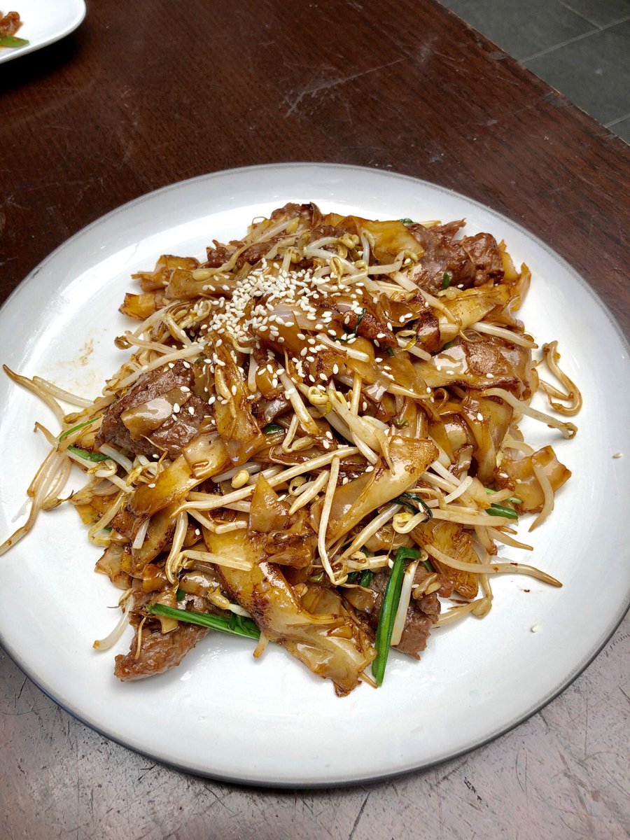 e_deliciou_s's tweet photo. Lunch that ticks all the right boxes! flavoursome,
satisfying and great ambiance.
Mince pork with eggplant and
Beef Noodles πCockatoo Bar and Restaurant 147 Pacific Highway Gordon NSW #Sydney #sydneyfoodguide #chinesefood #foodies https://t.co/9qaESHrv5p