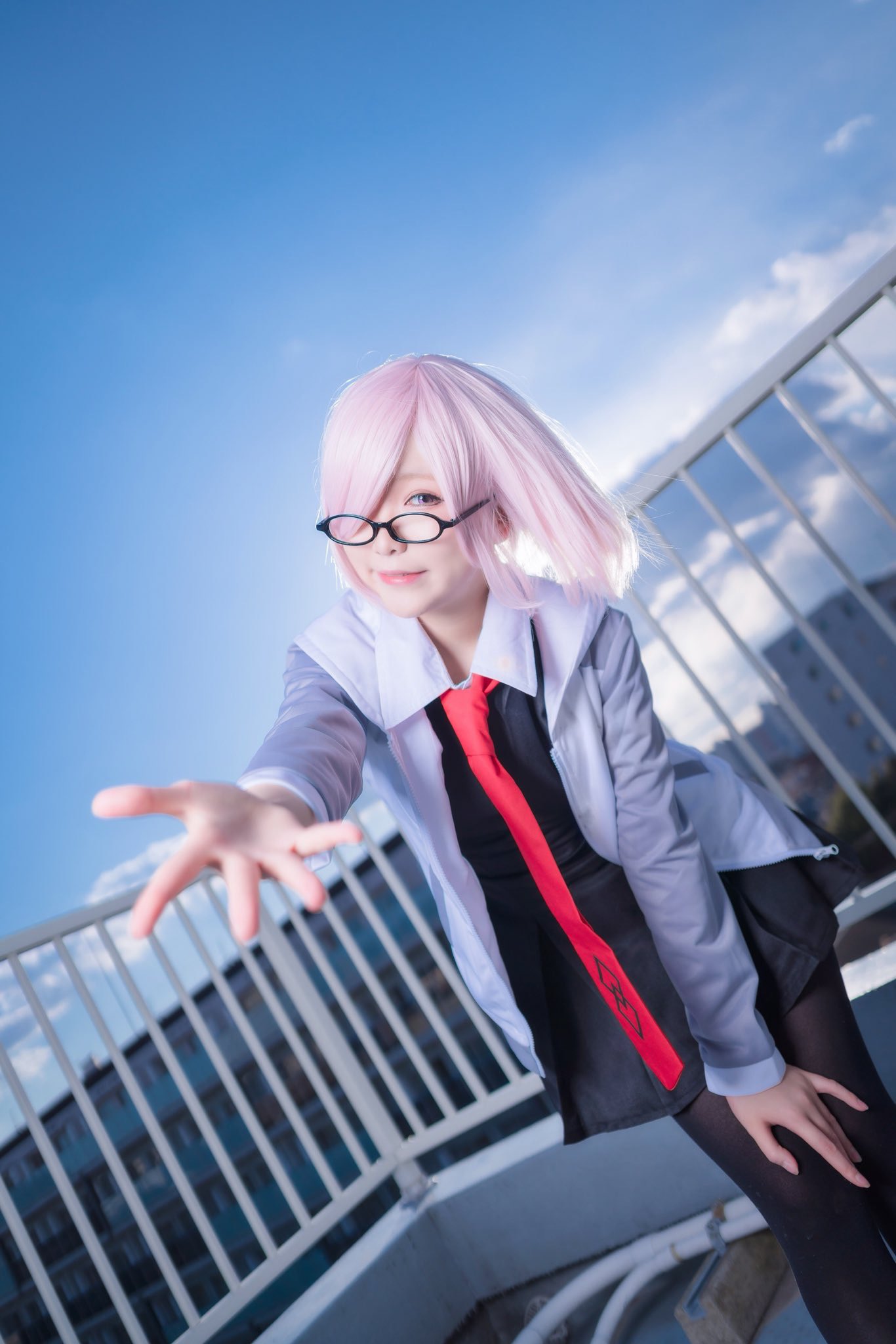 寒黙 ハンモ コミケととなコス 12 超広角レンズは画角が沙羅に広がる 景色を活かした躍動感のある写真が撮れる ただ 周辺が非常に歪む 特性を理解して使いこなさなさないと大変 上手く撮れれば天国 一歩間違えると地獄 Sony 12 24f4 16 35f2