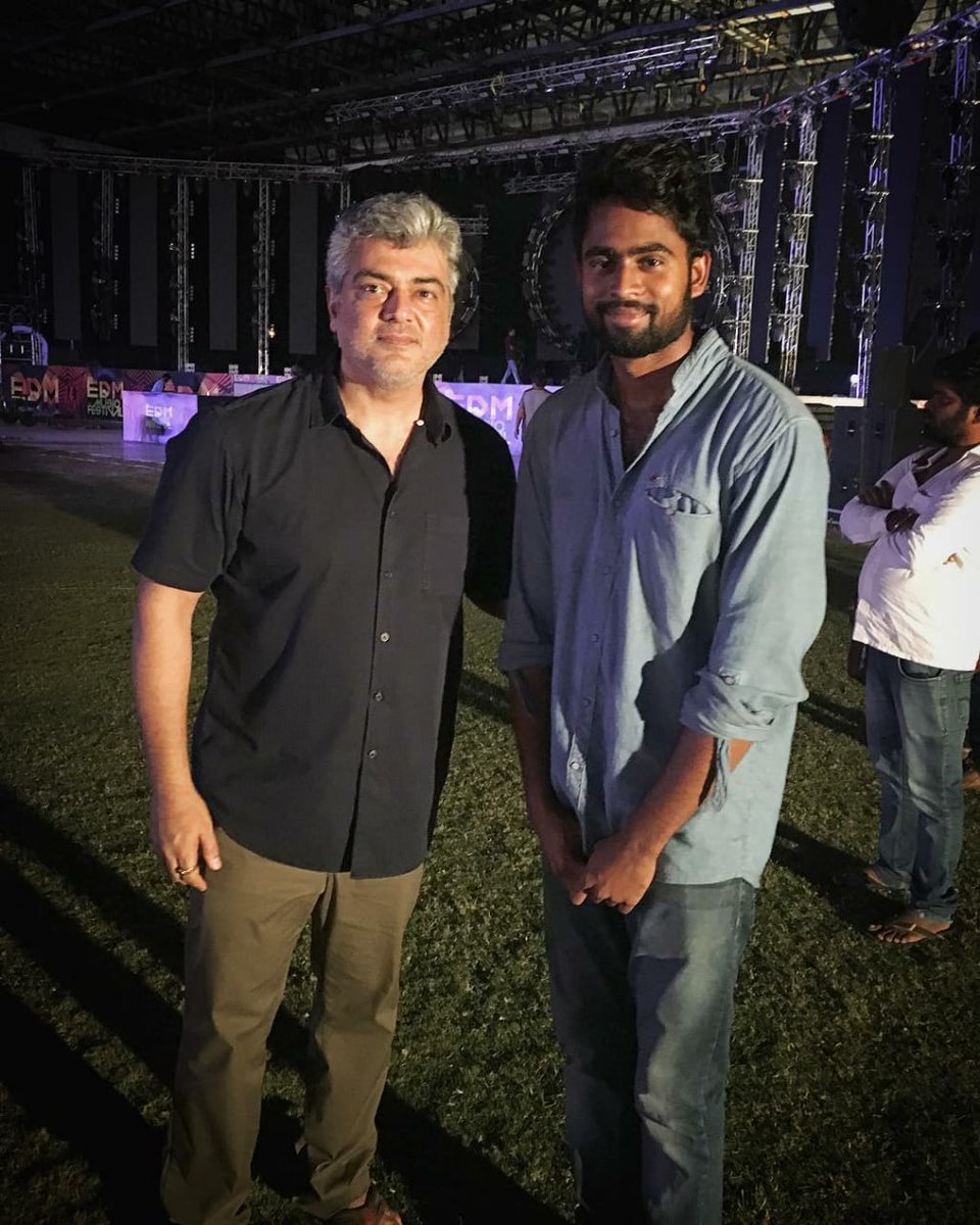 Latest Pic Of #ThalaAjith 👌🔥😍

Back to New Getup 😎

#NerkondapaarvaifromAug10