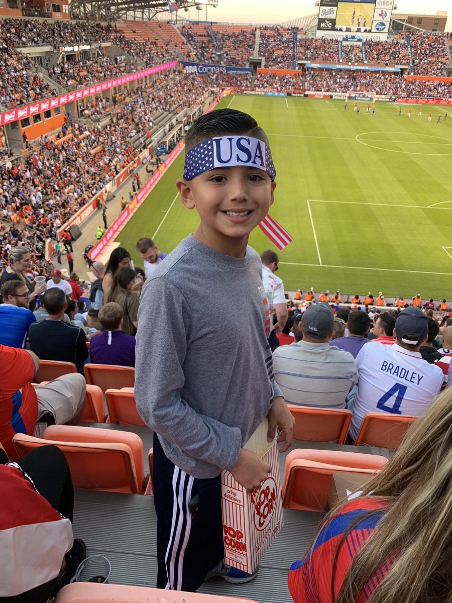 marig2515's tweet photo. Whittier kids and I had so much fun at the USA vs Chile soccer game. Thank you Baller Academy! #WhittierES_HISD #Balleracademy #cishouston #HCHSA #houstonisd https://t.co/kziMKYxpBI
