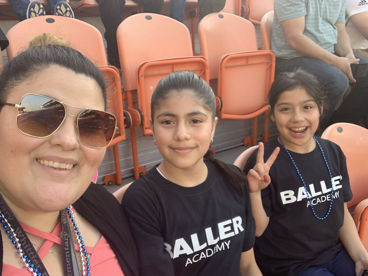 marig2515's tweet photo. Whittier kids and I had so much fun at the USA vs Chile soccer game. Thank you Baller Academy! #WhittierES_HISD #Balleracademy #cishouston #HCHSA #houstonisd https://t.co/kziMKYxpBI