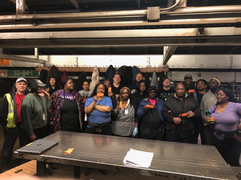 Outstanding job to Tiasheeria' Smalls Sort team for perfect attendance!!! What gets recognized gets repeated! @phillyteamsfan8 @JohnEitel2 @ChesapeakUPSers #TeamPHLSnaps