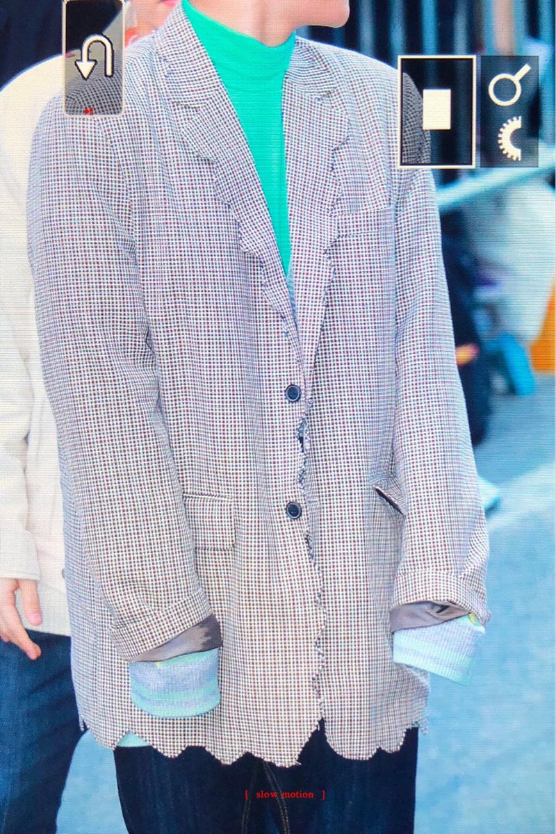 runds_official's tweet photo. '온앤오프 이션'님께서 
cutting check blazer를 착용해주셨습니다.✔️
-
#온앤오프 #ONF #ETION #이션 #런디에스 #runds https://t.co/OrZeWJZgRs