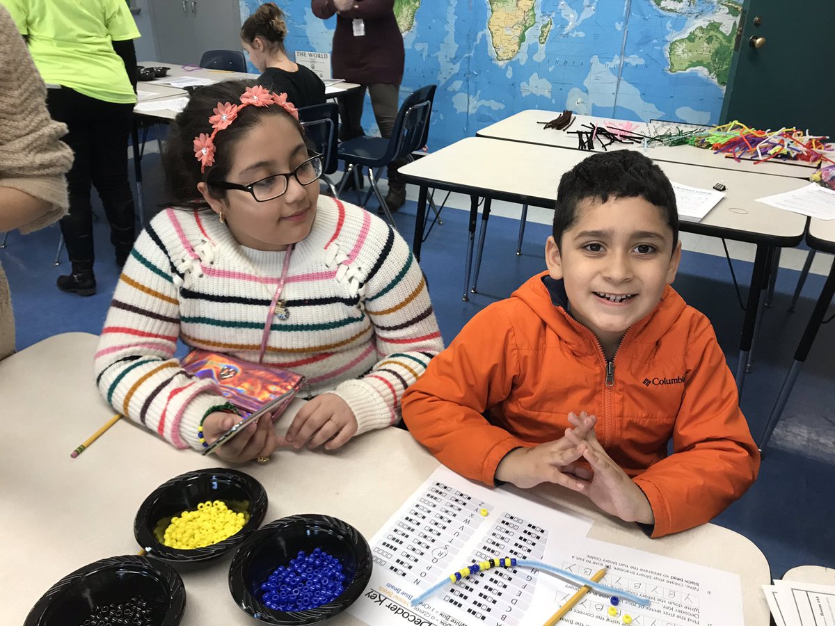 MrsMcCann110's tweet image. STEAM Night was a success! Thank you to everyone who came! @WTCRams  #binarycoding #binarybracelets