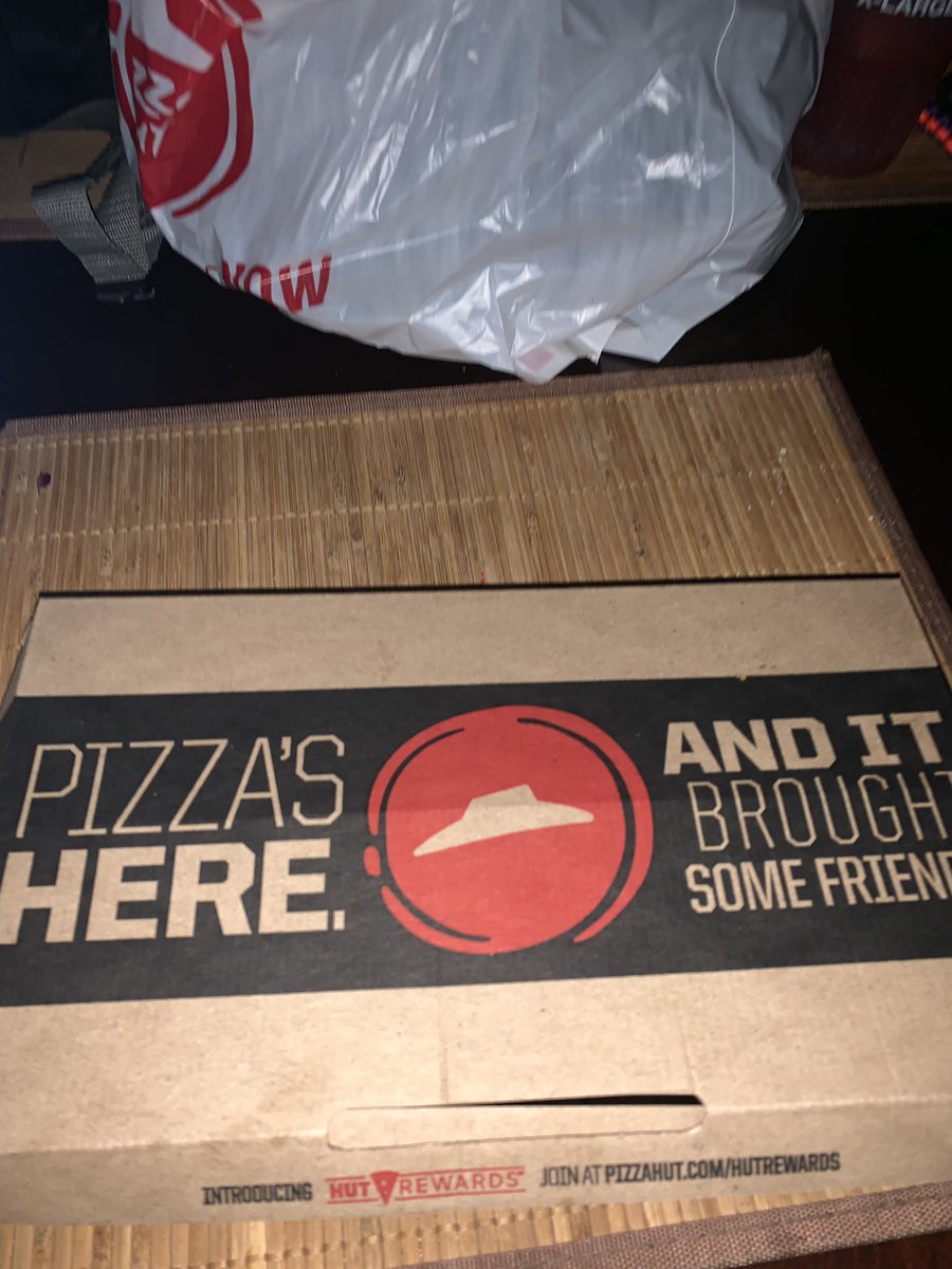 cindyb_1988's tweet image. @pizzahut let’s see what the fuss is all about #Pzone