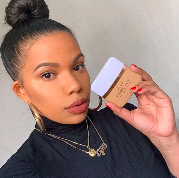 EVERskincare's tweet photo. @tylalala is giving us major glowing skin envy in FOREVER Daily Facial Foundation✨ Click https://t.co/cpoyw4254k to learn why @Allure_magazine is loving our newly launched complexion must-have! https://t.co/yhgIOl2EYU