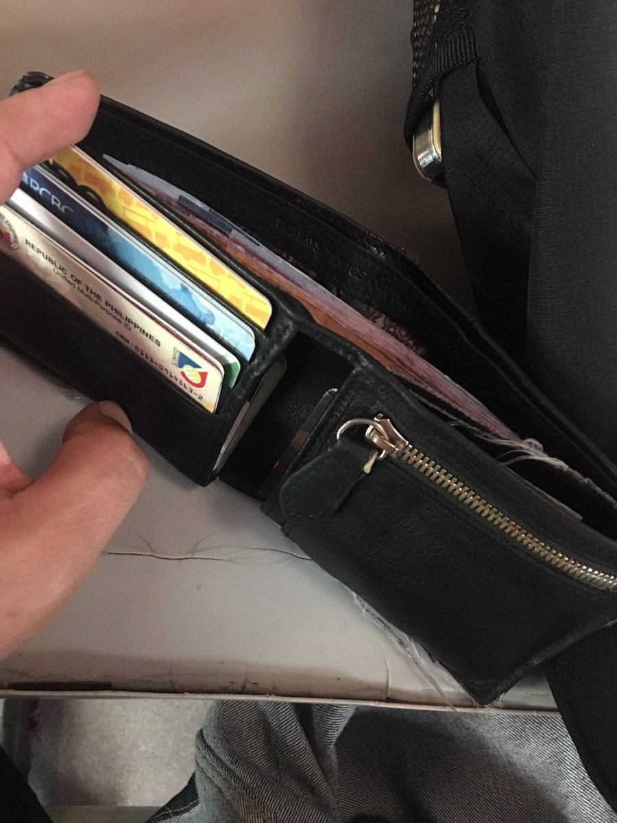 SaintlyAsian's tweet photo. Nawala ng 12hrs ang wallet ko sa busy road pero naibalik din. #DavaoCity is proving the “Life Is Here” slogan. Thanks Sir #LBC this man deserves a raise. Help me give this man his reward. #WalletHero https://t.co/6YiVF41Ink
