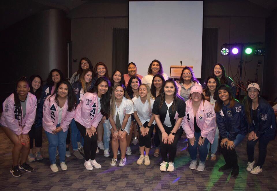 DAS_TexasTech's tweet photo. We have three of our Fulgurous Founders in this photo, can you spot them? 👀🥰 Everything is always a little brighter when they’re around 💖 #deltaalphasigma #wearesoexcited #pinkladies #celebration #ttumgc #texastech #multicultural #sayyestodas #foundingweek #founders https://t.co/MBnJCCMWun