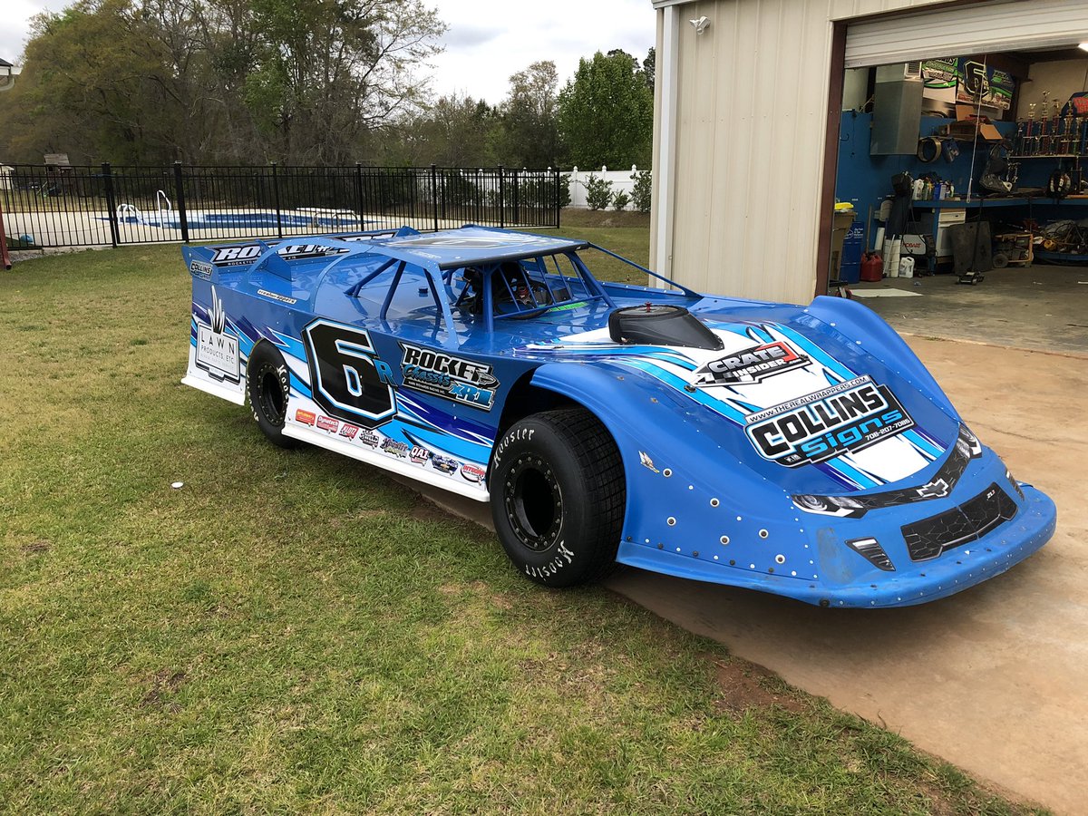 RinerRacing6's tweet photo. Ready for the season opener with a new look!! #collinssigns  @Rocket_Chassis #XR1 #HendrenEngines @CrateInsider #LawnProducts https://t.co/1qW8Ate0Lb