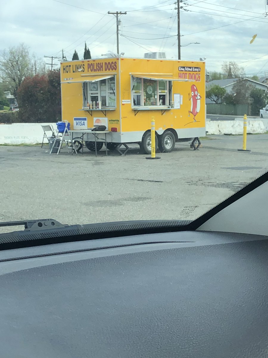 DaveytheCEO's tweet image. When your on the road and would rather starve.. side of highway #dinner #roadproblems #dog
