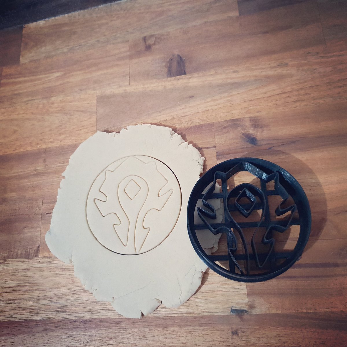LuxuriesJust's tweet photo. Just finished making these horde cookie cutters! Check them out in our store https://t.co/4lSN1cmHtC
#worldofwarcraft #alliance #horde #cookieart #cookieartist #cookies #gaming #baking #gamergirl #cookiemonster #cookiesbydesign #gamercookies #etsy #etsyau #etsyshop #etsyseller https://t.co/sWzaSYXo3r
