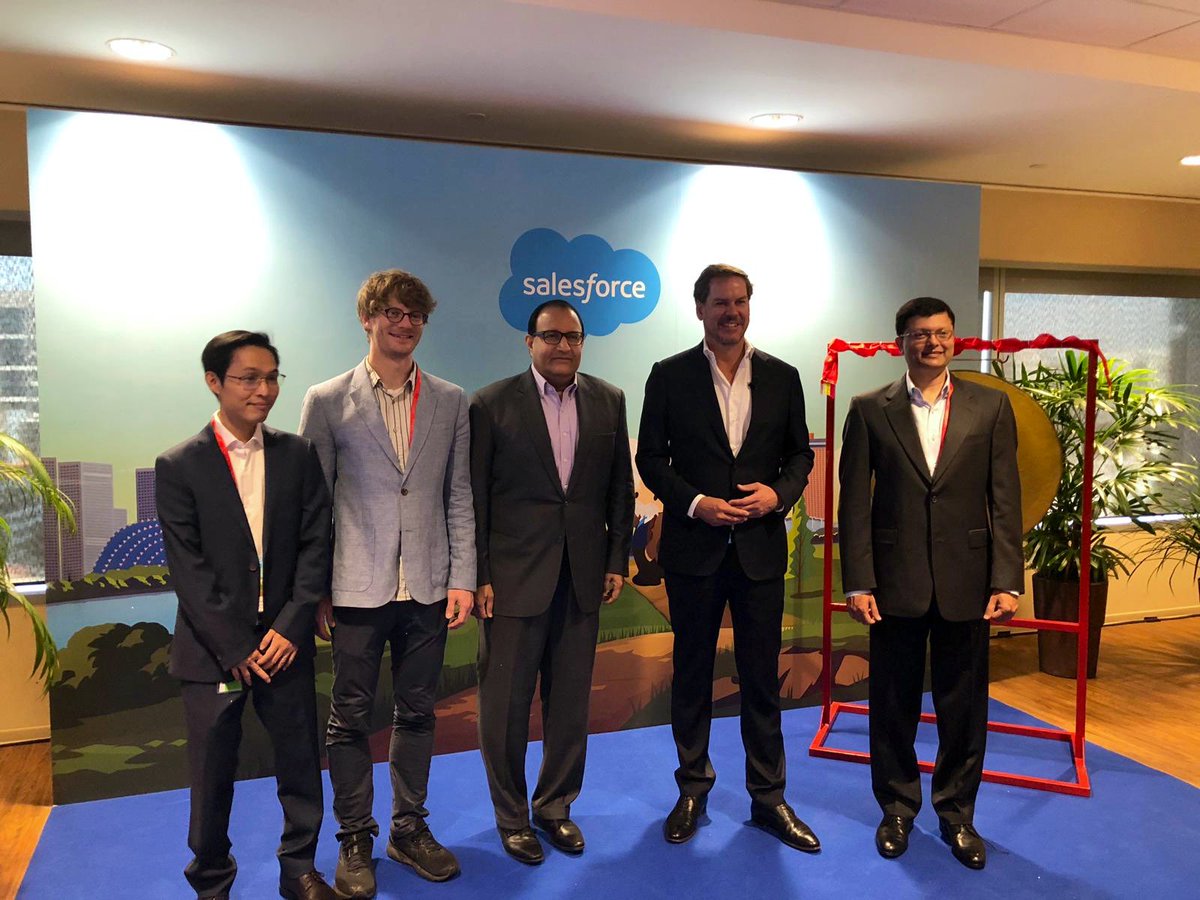 salesforceapac's tweet photo. It’s an honour to have Minister S. Iswaran @SingaporeMCI join us in Singapore for our Salesforce Asia Research Launch. @RichardSocher @rtaal https://t.co/CuHi9OMHwa