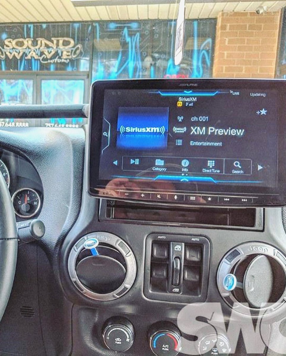 caraudiova's tweet photo. #soundwavecustoms #jeep #jeeplife #jk #outwiththeold #inwiththenew #alpine #touchscreen #siriusxm #applecarplay #androidauto #compustar #remotestart #upgrades #mobileelectronics #12volt #install #jeepaccessories #audio #sound #lighting #weditall #hamptonroads #tidewater #norfolkv https://t.co/Hwb2oifapo