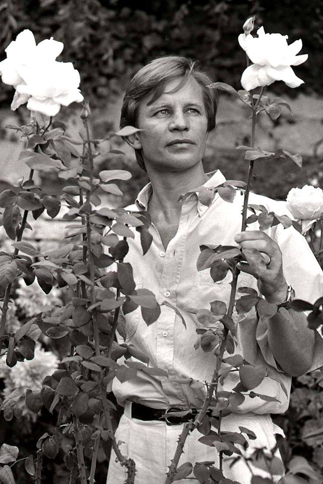 HAPPY BIRTHDAY MICHAEL YORK - 27. March 1942.  Fulmer, Buckinghamshire, England, UK 