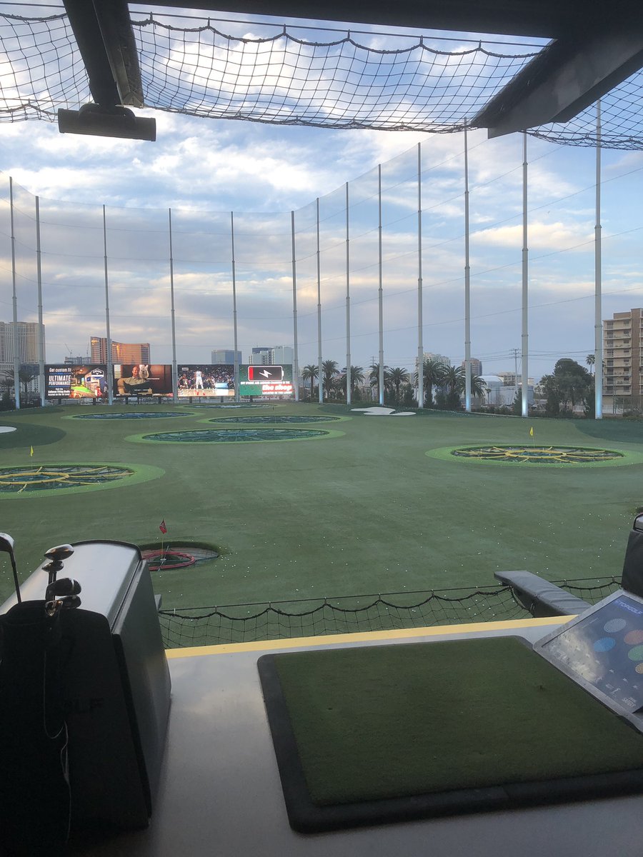 HannahLSwanson's tweet image. #itsTEEtime at @Topgolf. Come by and party with the cool kids from @integrate @digitalpi @LeanData @marketo @mintigo @PFLcom