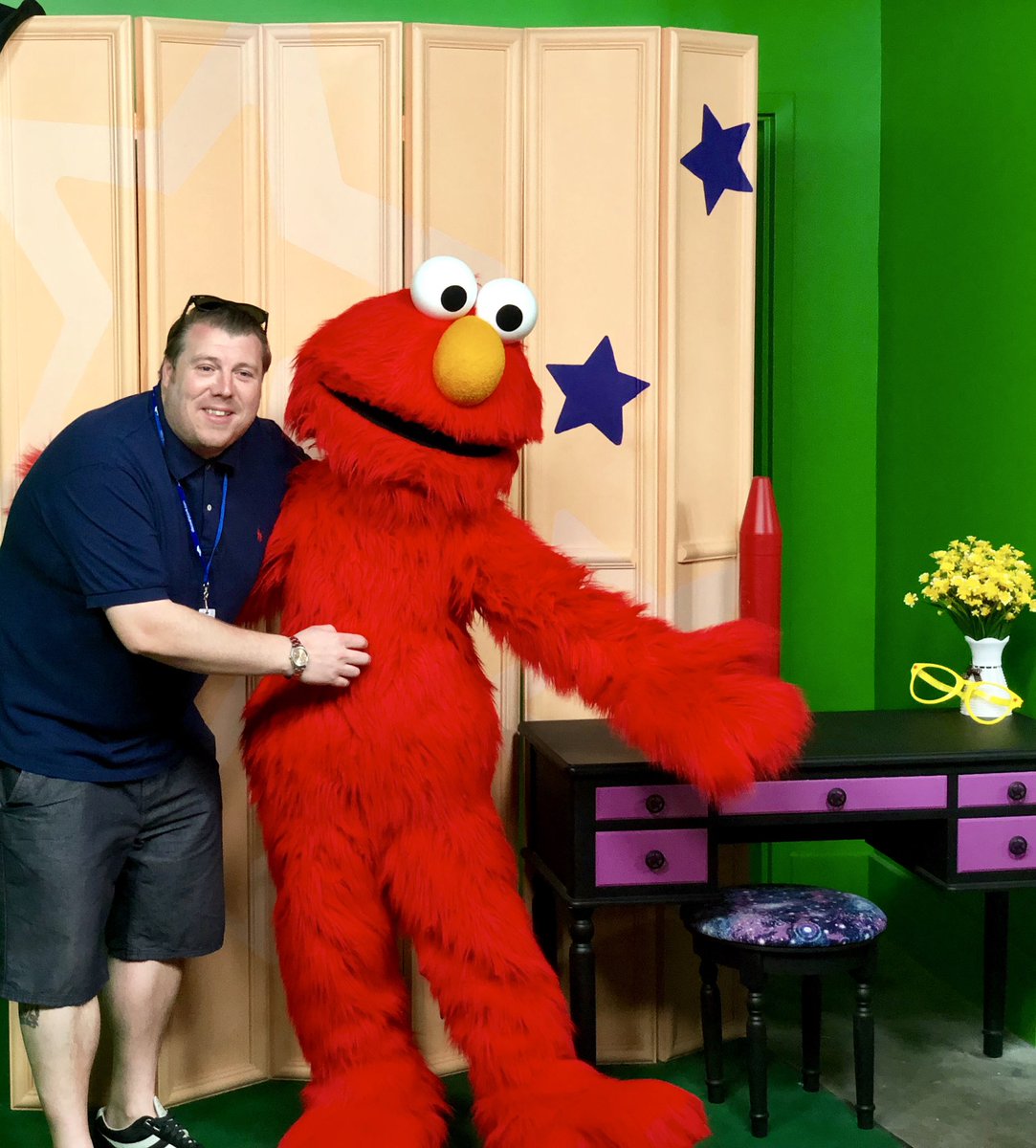 baztodd's tweet photo. Managed to blag myself into the VIP launch of the new Sesame Street theme park #SweetTalker #ParkToPlanet #VisitOrlando #TopBlagger #ElmoLovesMe #SesameStreet https://t.co/FZdWNg0bz6