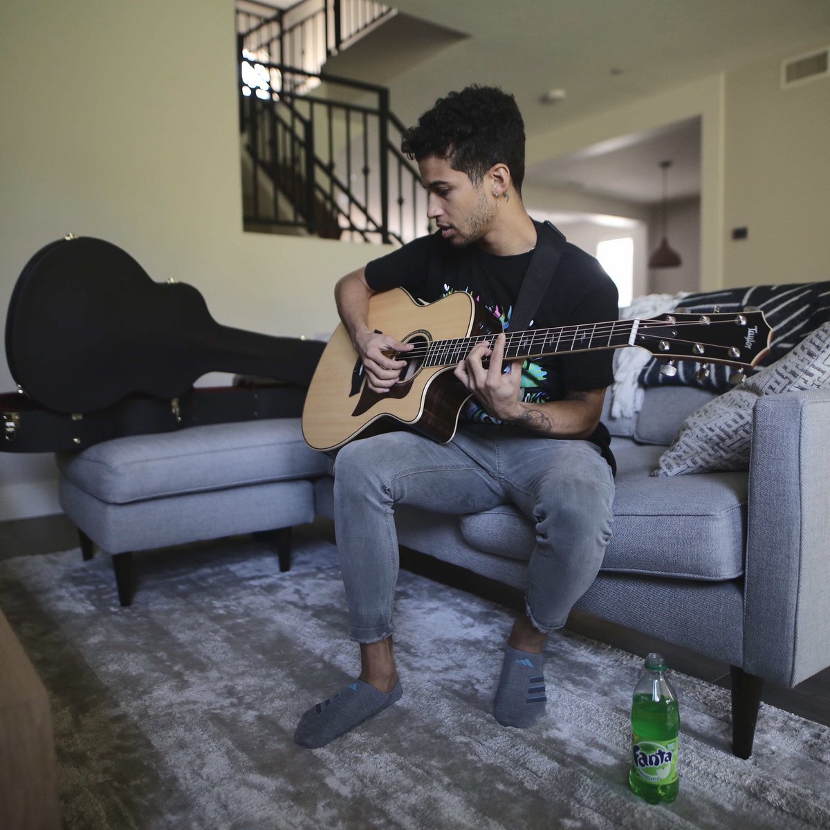 jordanfisher's tweet photo. thereโs no place like home ๐ #fantaad https://t.co/yrcfG0s5Dq