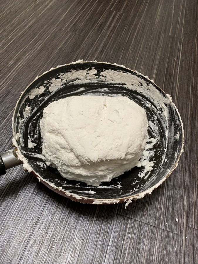 固くなった紙粘土を柔かく復活させる方法と固まるのを防ぐ保管方法 Bow バウ