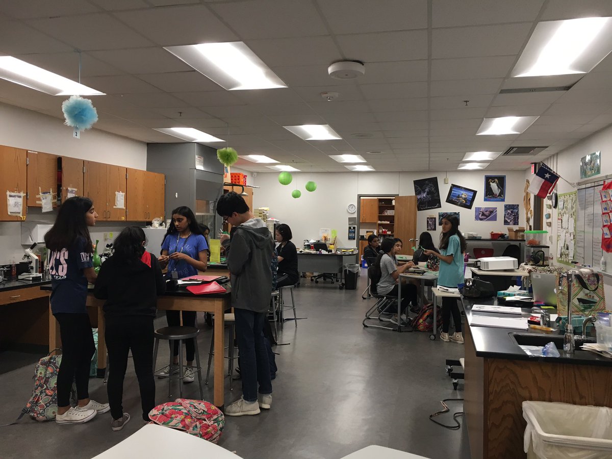 mrsjenmar's tweet photo. Leo club making a little March treat for the teachers. Look in your teacher boxes later this week!  #CHS9Leos #CHS9Family https://t.co/IuAETVmGXH