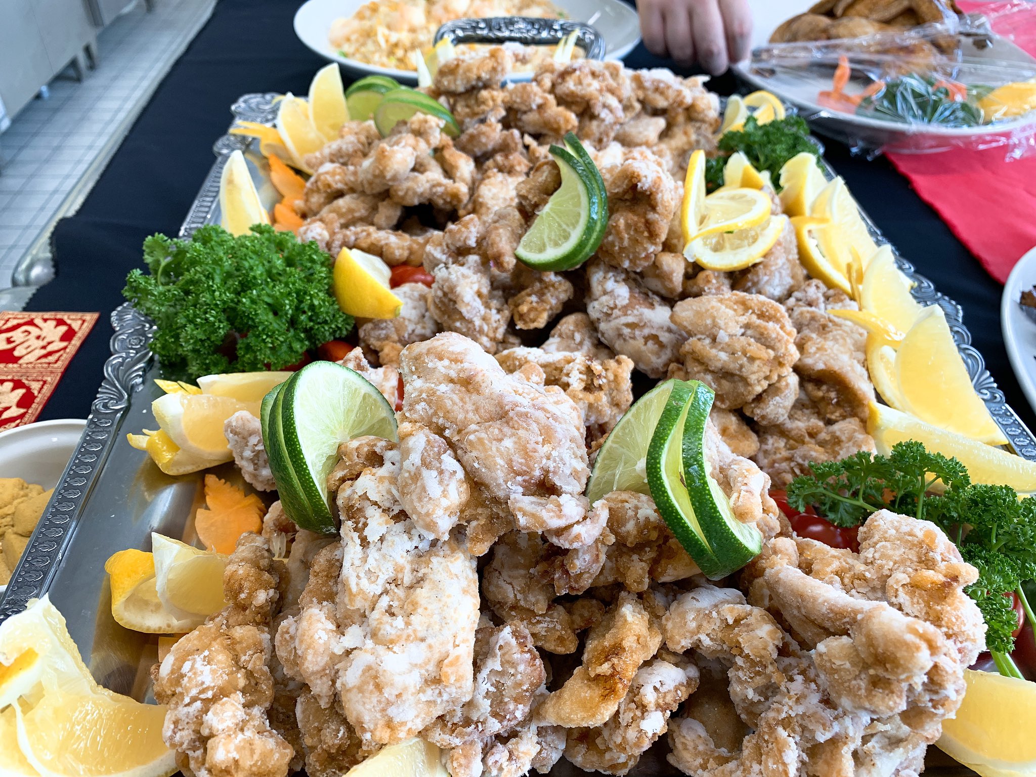 O Xrhsths 東日本調理師専門学校 Sto Twitter 本日は唐揚げフェスということで 軟炸子鶏 唐揚げ の調理体験をしてもらいました レモンの飾り切りも参加した人たち作です