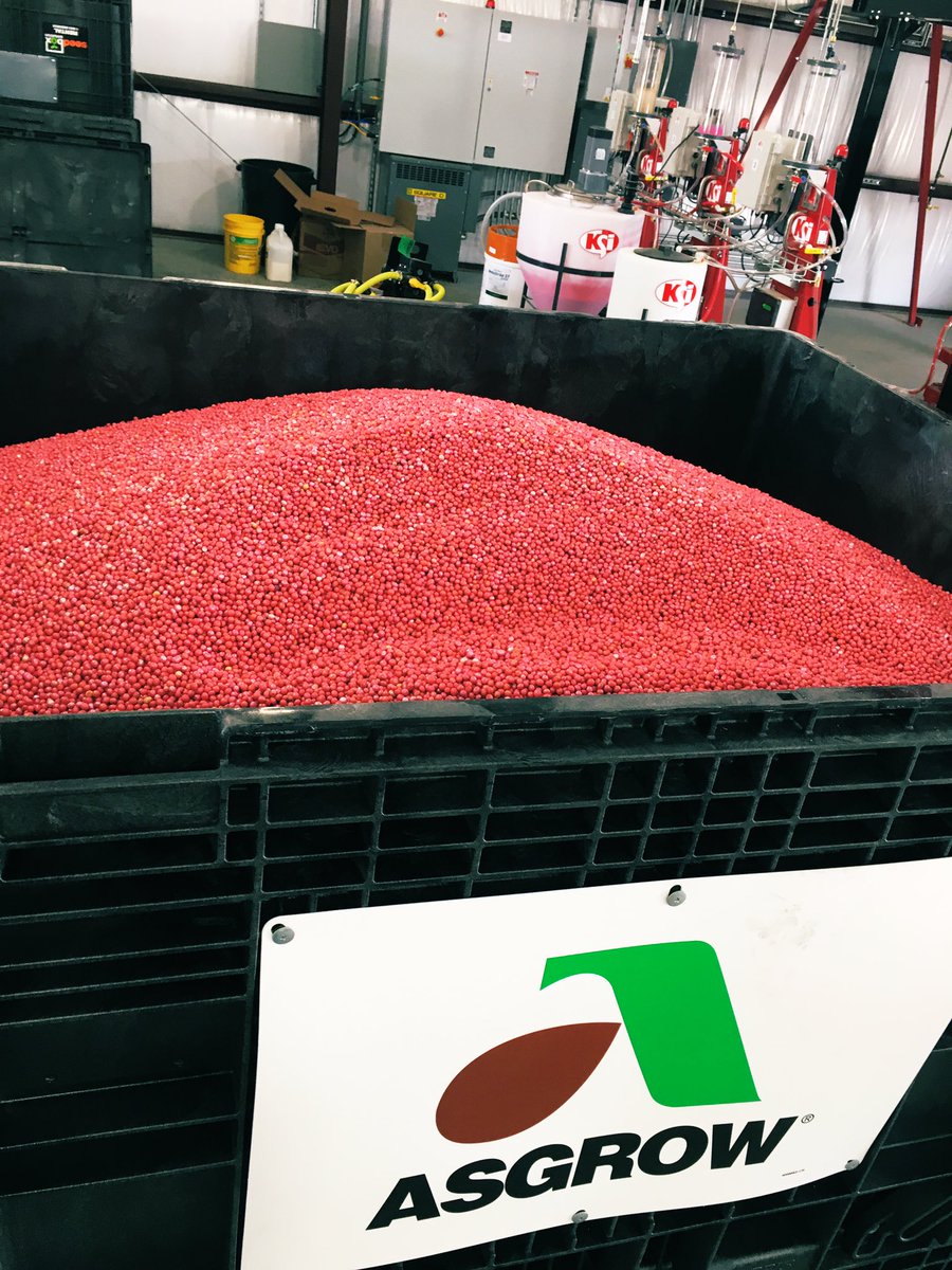 Ryan_Stewart02's tweet photo. Best in class!! #plant19 #asgrow @KSiEdge @beachnergrain https://t.co/K0SNv0DGuM