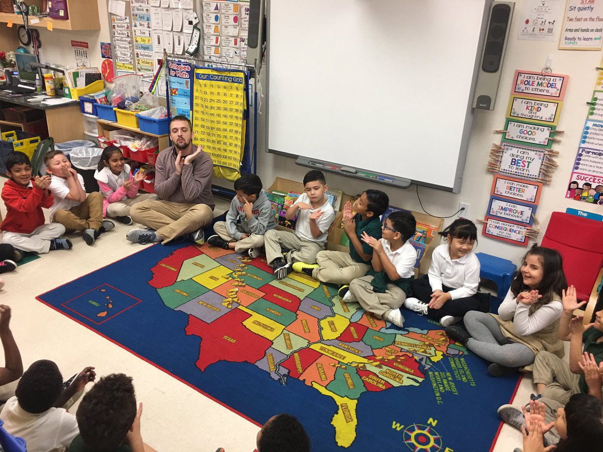 jackiebrown01's tweet photo. Science and Art come together to create a unique learning experience! Thanks @alleytheatre @PineyElem @kboyceq https://t.co/YDbSsLunhY