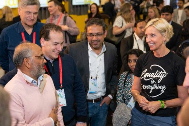 DeloitteDigital's tweet photo. .@Adobe CEO, Shantanu Narayan, gave us a warm welcome to #AdobeSummit2019! Say cheese! 😁 https://t.co/xmpeUhaEW2