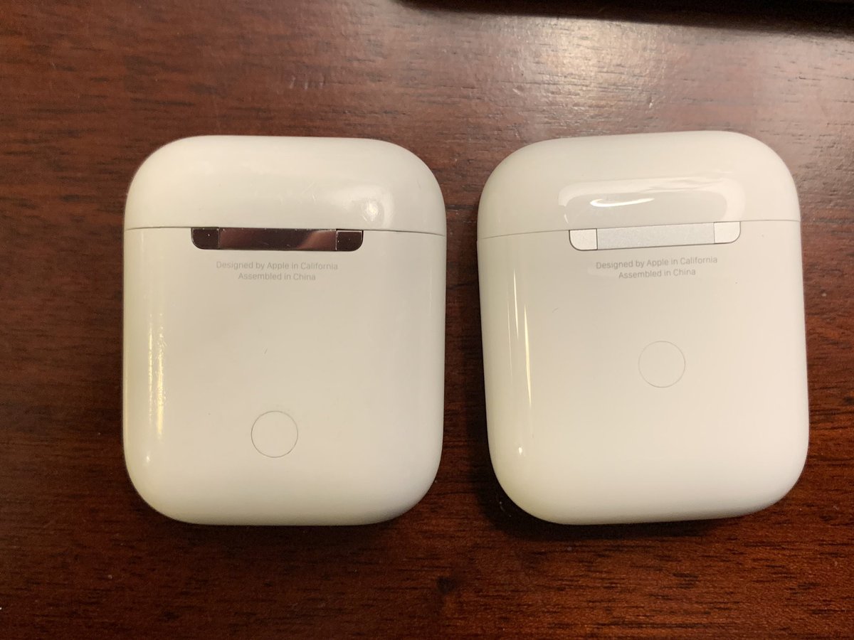 Mark Gurman on Twitter: "AirPods 1 on the left has shiny steel hinge, AirPods on right has matte aluminum (cheaper/quicker to build or just aesthetic change?) https://t.co/RxoLkwz0FX" / X