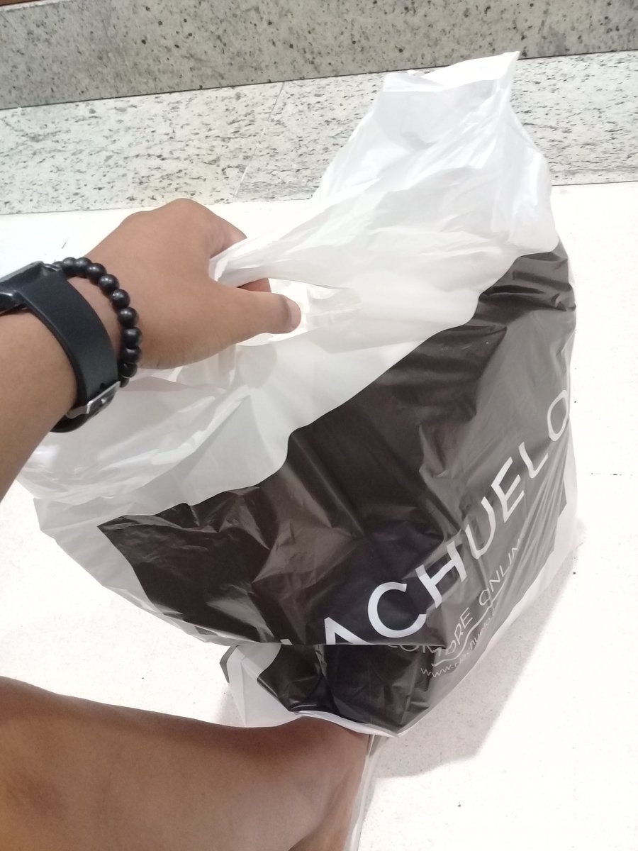 crlthalli's tweet photo. pode não parecer nada p alguns, não é uma caaaasa, nem mesmo um tijolo, mas p gente é o começo de tudo... o nosso sonho de ficar junto p sempre começou quando compramos a primeira coisa p nossa casa, e, é só o começo, vamos voaaar!!!! Eu te amo. 💙 https://t.co/AtwYk9uqWd