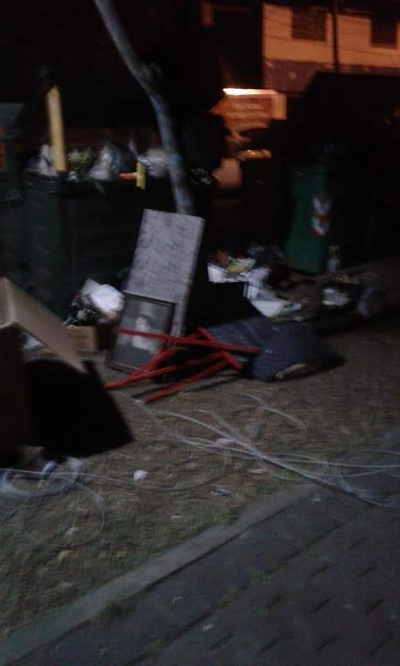 QuilmesLimpio's tweet photo. ♻"VECIN@S DENUNCIAN!"♻
♻ "Si sos Vecin@ de Quilmes al igual que l@s que conformamos éste Foro, nuestra Página es un Espacio donde podés hacer visible, todo aquello de Utilidad para lograr el Quilmes que todos nos merecemos"
https://t.co/x3tjSSI14c https://t.co/eGrllcTW8b