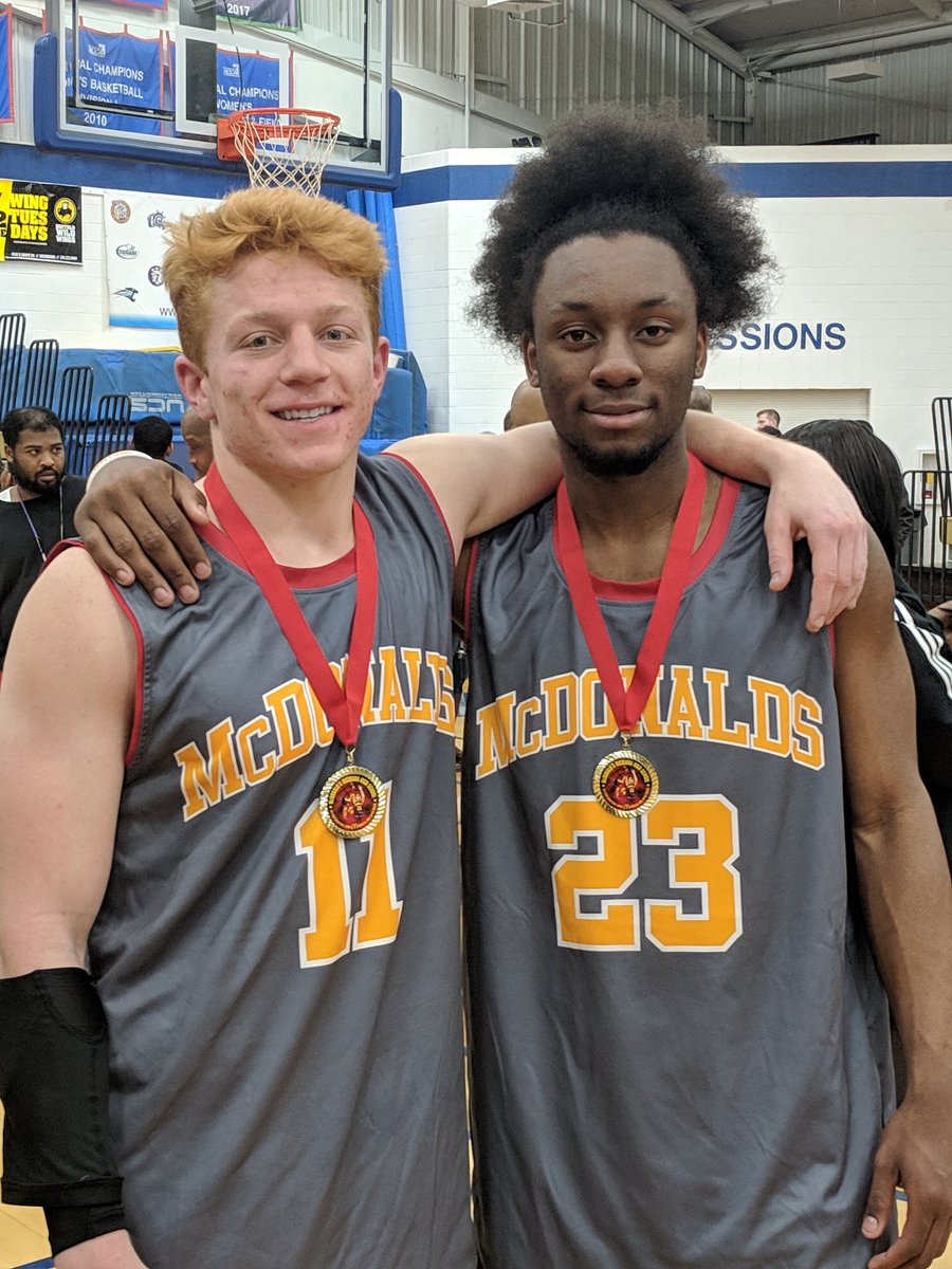 ELKMemBball's tweet photo. Great to see @hank_bank14 and @TGallope on the court together again tonight in the Michiana McDonald's All-Star Game! Thanks for representing well! #EMBB 🐴🏀 https://t.co/Kes6oSv4xN