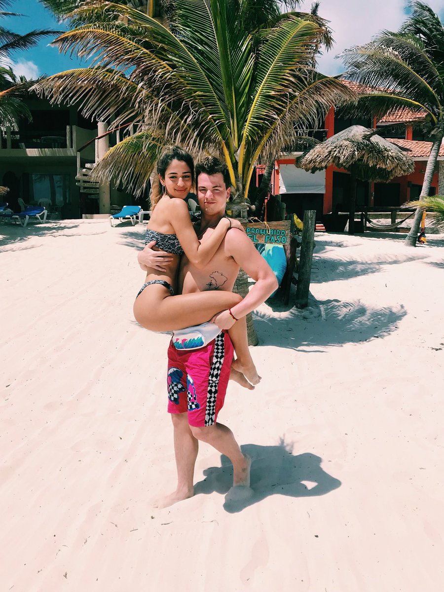 taylorcaniff's tweet photo. Mine @CarolinaSamani ❣️ https://t.co/9EcG9MNdJw