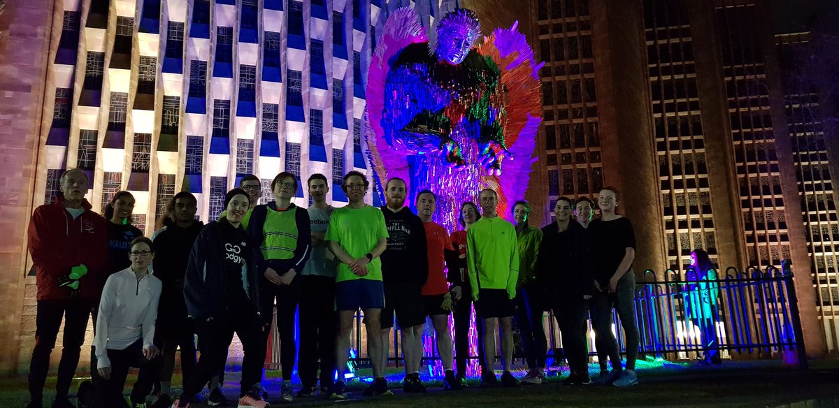 GoodGymCoventry's tweet photo. When such an amazing sculpture is in town, we had to visit it #knifeangel #dogoodgetfit #RunForYourWorld #earthhour https://t.co/ZrmWUJLe5l