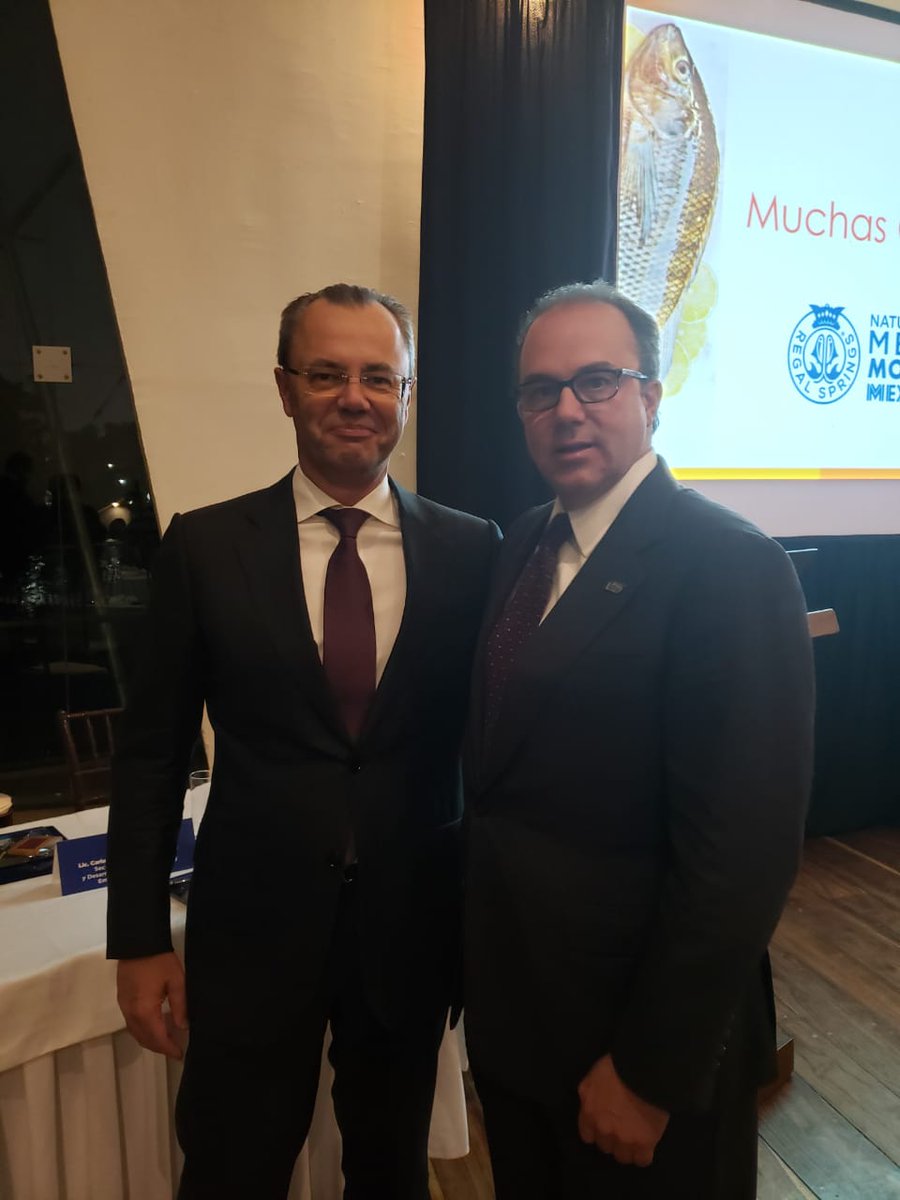 Guerra_Autrey's tweet photo. Como VP de acuicultura y pesca del CNA, felicito a #RegalSpringsMexico, por el lanzamiento de su programa CUIDAMOS Refrendamos nuestro compromiso con la #PescaResponsable y sustentable en beneficio de los #MaresMexicanos Estoy acompañado por Achim Eichenlaub CEO @Regal_MojarraMx https://t.co/XqisB7cZ8F