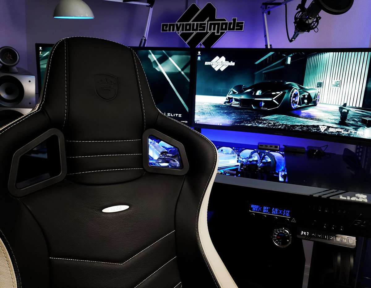 EnviousMods's tweet photo. That's a rather saucy looking @noblechairs Leather EPIC edition chair in front of the #Splitr DK05 desk mod. https://t.co/dKslHOrsa7
