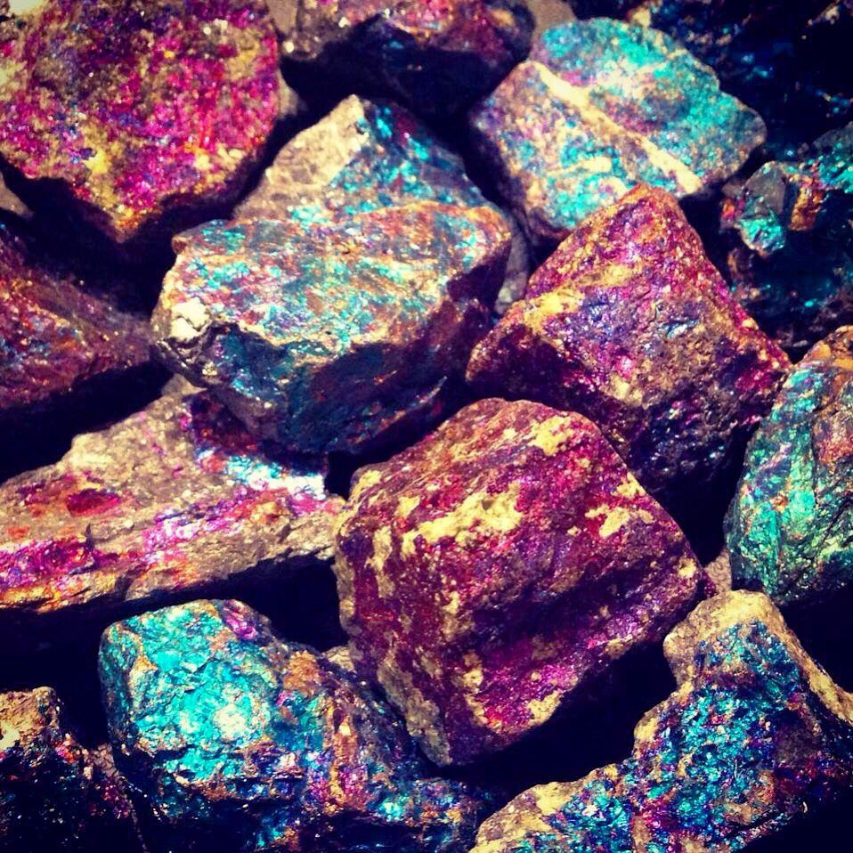 create__express's tweet photo. Last week for March Shop Sale! 15% off #pyrite + #peacock ore!
PEACOCK ORE protects against negative thoughts + beliefs. Fosters a sense of concern, compassion + justice.
PYRITE has a direct link to the sun. It helps you attract + create abundance. Excellent to enhance willpower. https://t.co/lCc5U2JaZ8