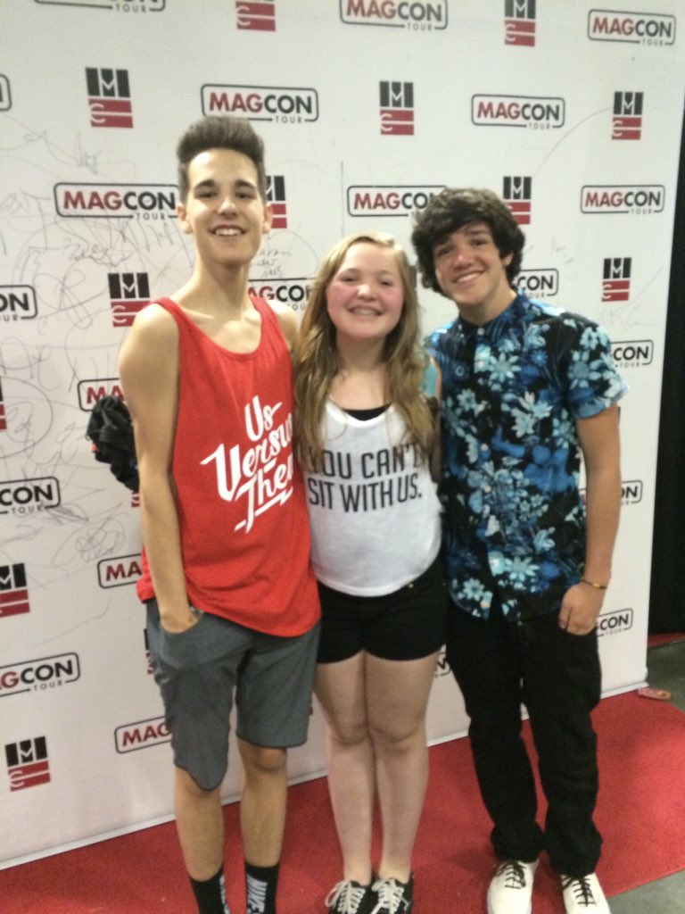 okayylogan's tweet photo. OKAY WOW REMEMBER THIS ICONIC MOMENT https://t.co/EefZDdYSeM