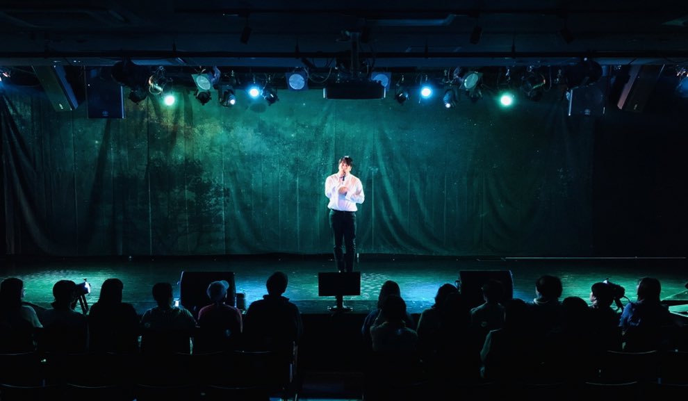 cxt_japan's tweet photo. [#CxT]

2部公演がスタート致しました🎤🎶
バラードで感動を与えて🥰トークで皆様と楽しく会話をして😄そして盛り上がる曲で一緒に踊りましょう‼️😆✨

🌟チェキ券5枚ご購入の際、セルカ券1枚プレゼント❣️

#チャヒョク #テホン https://t.co/Tq6AQ8aP6l