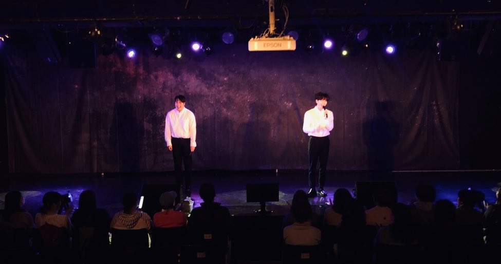 cxt_japan's tweet photo. [#CxT]

2部公演がスタート致しました🎤🎶
バラードで感動を与えて🥰トークで皆様と楽しく会話をして😄そして盛り上がる曲で一緒に踊りましょう‼️😆✨

🌟チェキ券5枚ご購入の際、セルカ券1枚プレゼント❣️

#チャヒョク #テホン https://t.co/Tq6AQ8aP6l