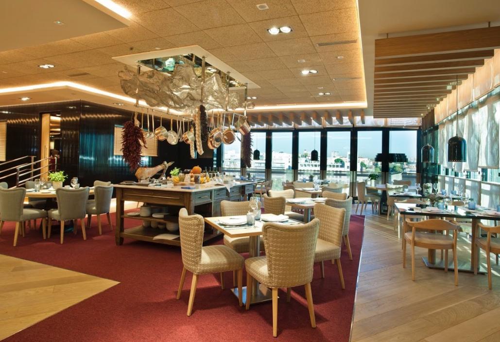 If you want to see how is Magnum 74 Erosion, you can do it in the Corte Inglés at Paseo de la Castellana in Madrid.
Don’t you love how much it fits?