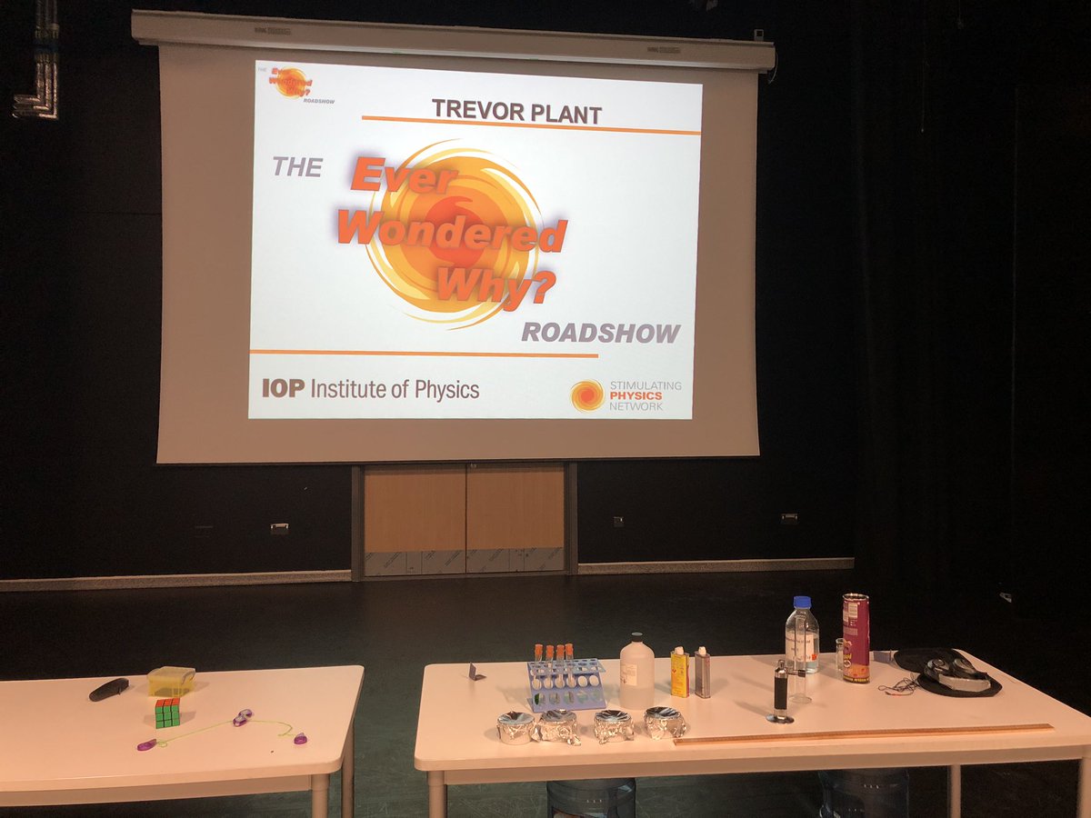 Getting ready for the @IOPLSE show with Trevor Plant and most of the year 5s from the North of Portsmouth <a href="/BVPAcademy/">Beacon View Primary</a> <a href="/victoryprimary/">Victory Primary</a> #MedinaSchool