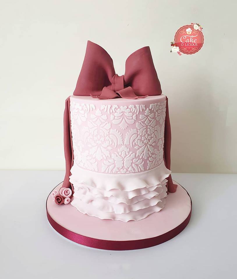 CakeoliciousUK's tweet photo. Vintage
Credit- @cupcakeclusters ๐
#birthdaycake #celebrationcake #cakeolicious #alledible #luxurycakes #londoncakes #bespokecakes #lutonbaker #lutoncakes https://t.co/fthCygy1Zj