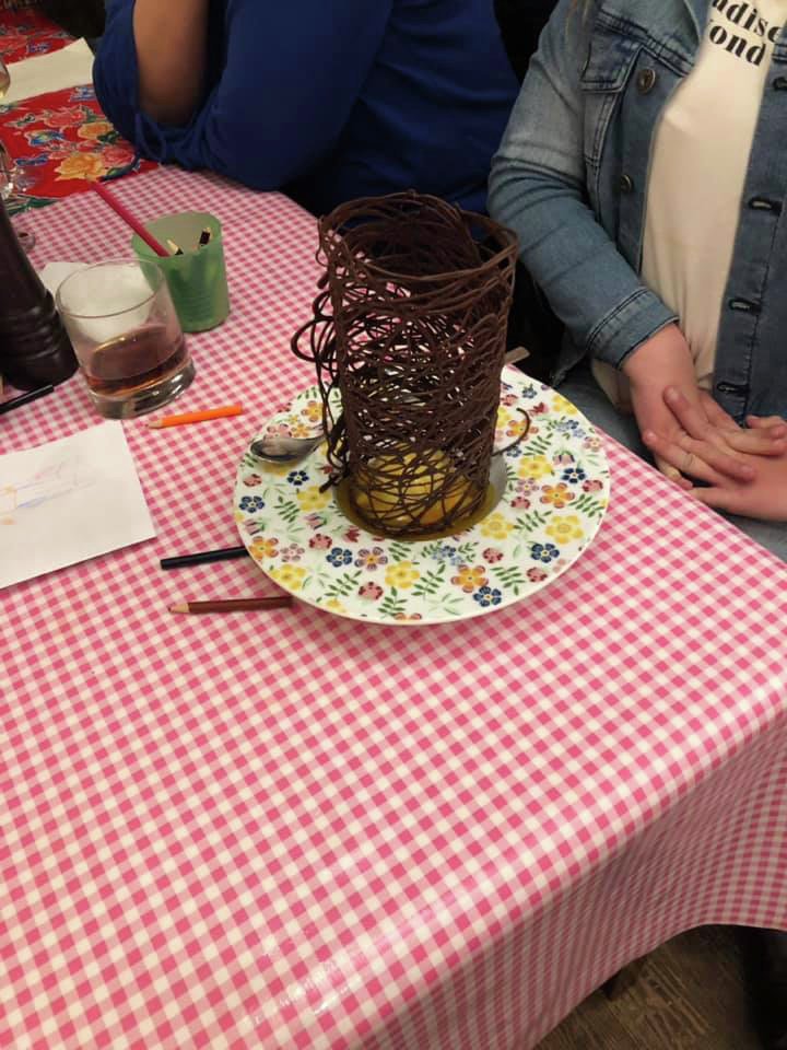 Onze koks in de Nonna's op Albron Center Parcs de Vossemeren draaien hun hand niet om voor mooie chocoladekunstwerken. 😻🍫