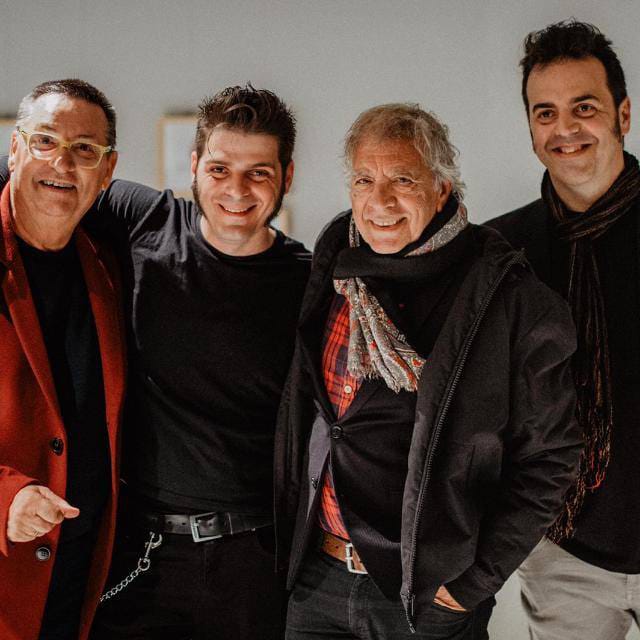 managerpalido's tweet photo. Con los pioneros del pop. Agustín Ramírez de Diablos y con Agustín Ampudia de los Ángeles https://t.co/6f9vxUIkgk