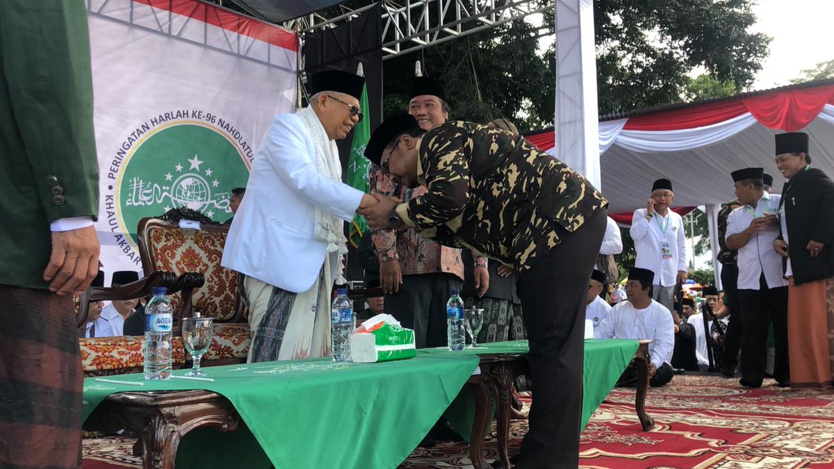 ansorcybermedia's tweet photo. Apel gelar pasukan Banser Wonosobo, dlm rangka peringatan Harlah 96 NU, dipimpin langsung Ketua Umum PP GP Ansor dan dihadiri Kyai Ma'ruf Amin.
Ingat Rabu, ingat Putih
#rabuputih #rabuberSATU #rabusatu #rabu #Harlah96NU https://t.co/rICsdaCT6b