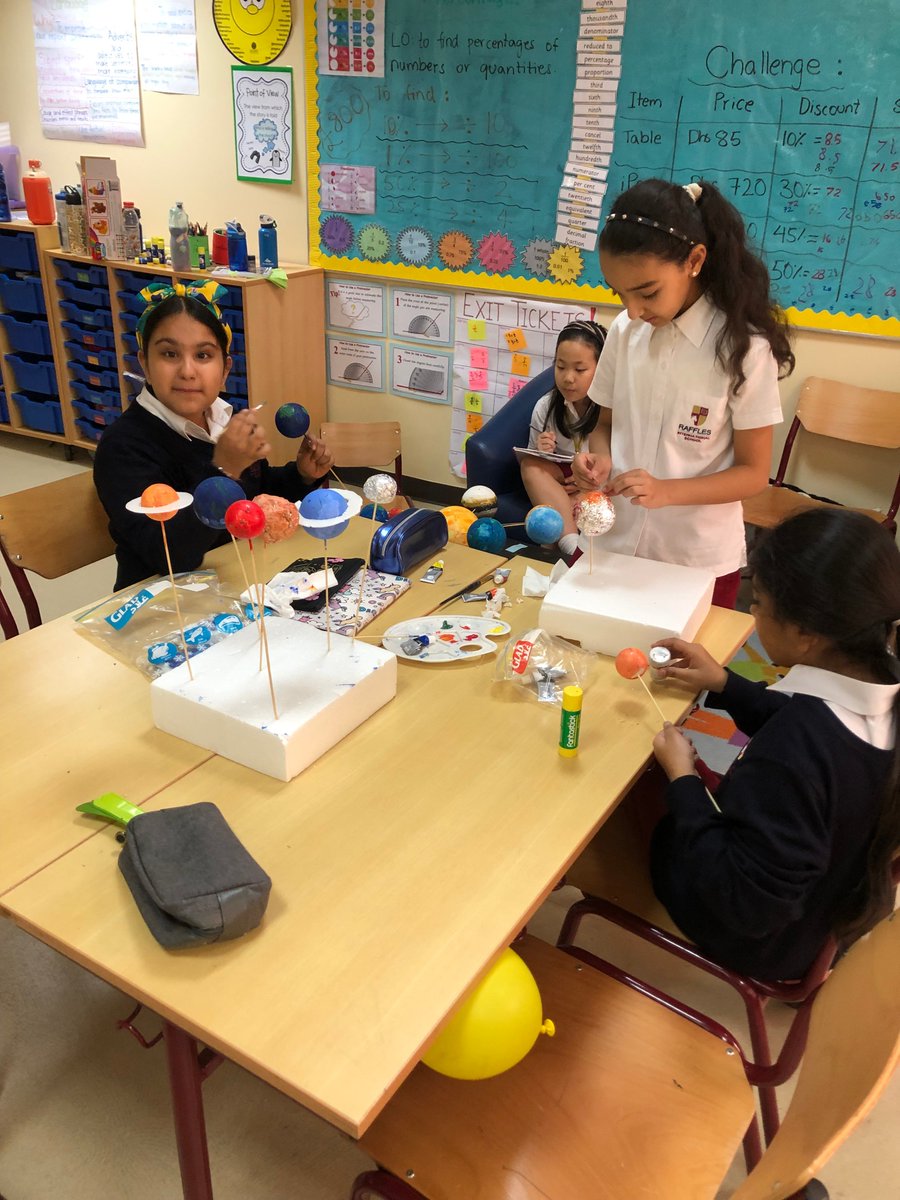 RaffISyear5's tweet photo. Year 5 students so focused on completing their project on 'The Solar System' @RafflesIntlSch @RaffISyear5  #RafflesISscience #RafflesISprimary https://t.co/ID7xog3KB7