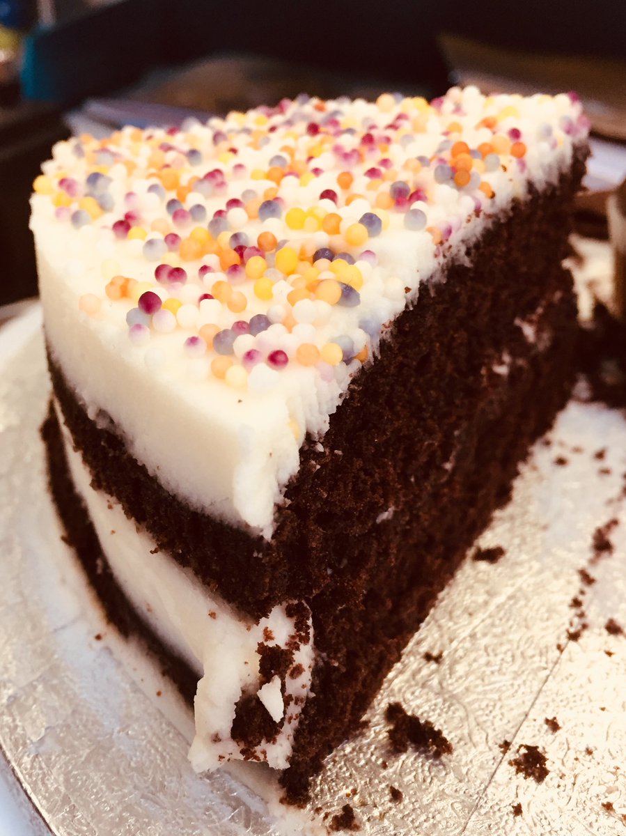 macbob_eliza's tweet photo. We said cheerio to two super creative learning colleagues yesterday โฆ@Macrobertโฉ off on very different adventures. Sad to see them go although... cake for brekkie anyone? #sharinglunch #leftovers https://t.co/my359wSf7t
