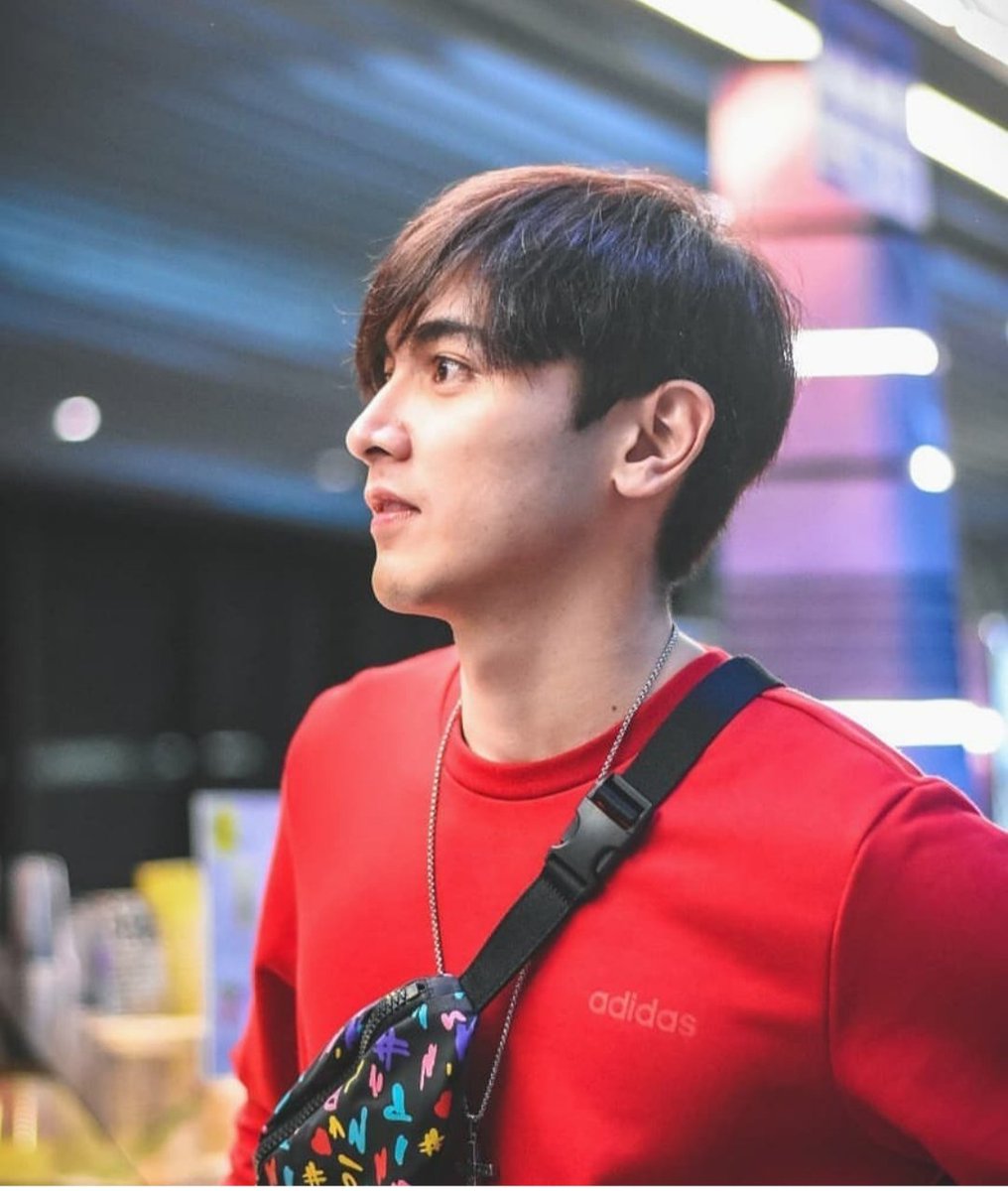KArriyakon's tweet photo. แคปชันเพิ่น...ว่าเสื้อไม่แดงไม่มีแรงเดินพะนะโอ้ย..ลูกชายอิป้า🤣คือๆอาการของอิป้าตอนนี้เลยลูก ณวัสน์ บ่มีแรงเดินเลยตอนนี้คือถ่ายรูปมุมนี้ฆ่าอิป้าคักๆหล่อแท๊ะล่ะ🙂 #ตราบาปสีชมพู
#รอพราวมุก

#ภณบัว
#ponbua
#pon_nawasch 
 
#ภณณวัสน์ 

#ponbuafamily_ Cr.@pon_nawasch https://t.co/jptPH2qKCU